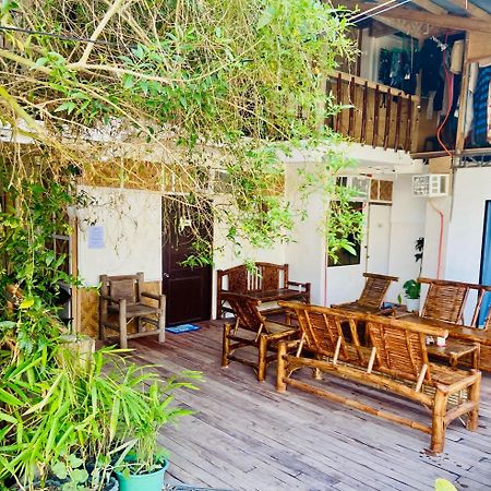 Babu Backpackers Inn Moalboal Exterior photo