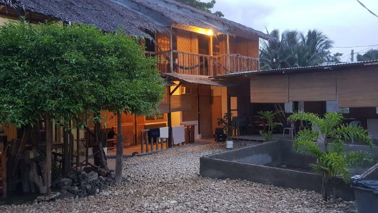 Babu Backpackers Inn Moalboal Exterior photo